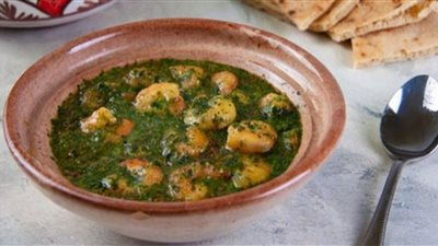 بخطوات بسيطة.. طريقة عمل ملوخية بالجمبري