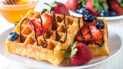 بالآلة الخاصة بها| اصنعي أحلى وافل بالفواكه