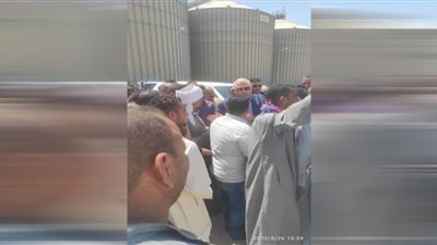 وزير الزراعة يتابع توريد القمح بصومعة البنهسا في المنيا