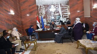 محافظ أسوان يشيد بجهود فريق منظومة الشكاوى الجماهيرية الموحدة