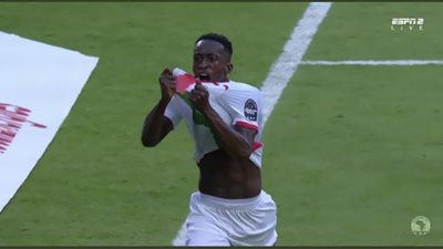 بوركينا فاسو يحرج الكاميرون بالهدف الأول