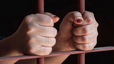 أم تقتل طفلتها بالإسكندرية والسبب صادم