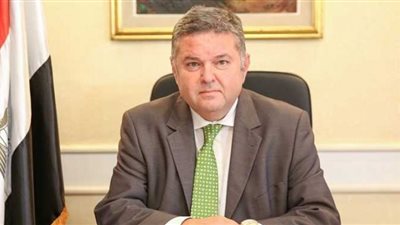 فيديو.. وزير قطاع الأعمال يكشف تفاصيل تصنيع سيارة مصرية كهربائية