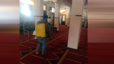 تطهير وتعقيم دور العبادة والأماكن الحيوية بالشرقية