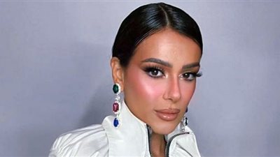 بفستان عصري أنيق.. انجي المقدم تخطف الأنظار على إنستجرام