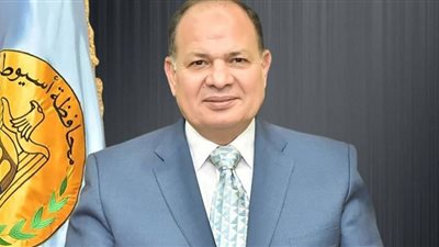 نائب محافظ أسيوط يتفقد أعمال المبادرة الرئاسية حياة كريمة بقرية الزرابي بأبوتيج