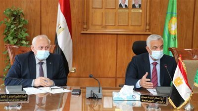 رئيس جامعة المنوفية يتابع أعمال مشروعات الجامعة