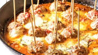 طريقة تحضير كرات اللحم المفروم بالجبنة الموتزاريلا