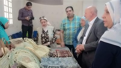 السفير الفنلندي يتفقد ورشة تدريب السيدات على إدارة المشروعات بالفيوم