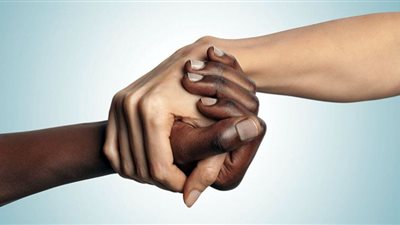 تعرف لماذا خلق الله الإنسان أبيض وأسود اللون