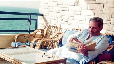 في ذكراه الـ 12.. محطات في حياة الكاتب والروائي الكبير أسامة أنور عكاشة