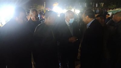 محافظ الجيزة يتفقد موقع حادث سقوط سيارة بفرع رشيد بمنشأة القناطر