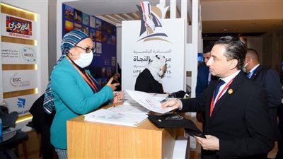 شاهد.. المتحدث الرئاسي وزاهي حواس وبرلمانيون في مقدمة زوار جناح الهجرة بمنتدى الشباب