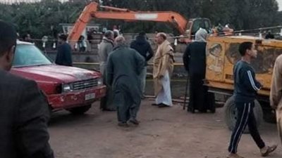 استمرار أعمال البحث عن ضحايا سيارة العمال الغارقة بمنشأة القناطر