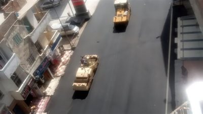 محافظ الإسماعيلية يتابع إعادة رصف شارع البحري