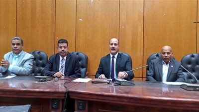 محافظ سوهاج يتابع الاستعدادات النهائية لامتحانات الفصل الدراسي الأول