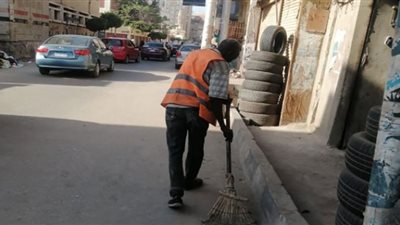 رفع 240 طن قمامة واتربة من الشوارع والميادين بمدينة المنصورة