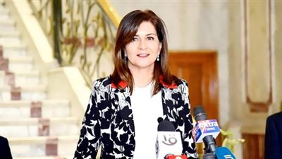الباز يوجه رسالة لنبيلة مكرم وزيرة الهجرة بعد اتهام نجلها في جريمة قتل