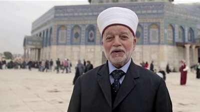 مفتي الديار الفلسطينية يدين اقتحامات المُستوطنين المُكثفة للمسجد الأقصى