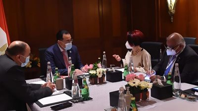 رئيس الوزراء يبحث تعزيز التعاون المستقبلي مع برنامج الأغذية العالمي| صور