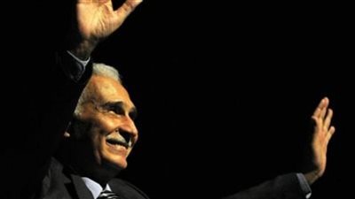 نجل عبدالرحمن أبو زهرة يثير قلق المتابعين عن آخر التطورات الصحية لوالده