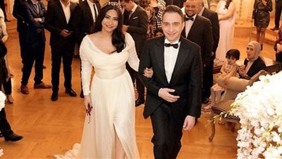 الجواز أساسه الإشهار.. شيرين عبدالوهاب تحسم الجدل حول رجوعها لحسام حبيب (صورة)