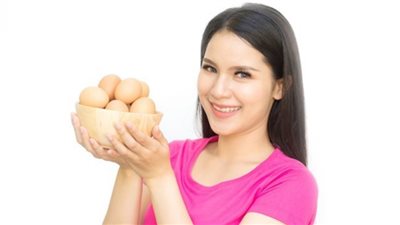 ماذا يحدث للجسم عند أكل بيضة واحدة يوميًا| طبيبة تكشف مفاجأة