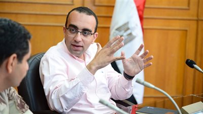 نائب محافظ الإسماعيلية يناقش الإستعدادات النهائية لإستلام مشروعات