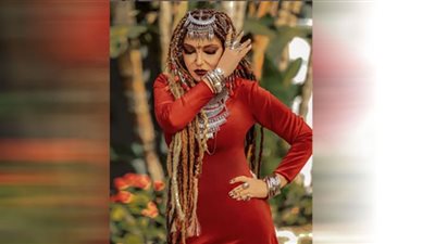 سميرة سعيد تتألق في جلسة تصوير مغربية (صور)