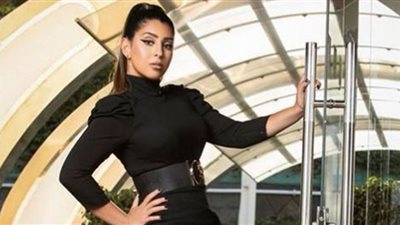 بالكاجوال المثير .. أيتن عامر تروج لأغنية 