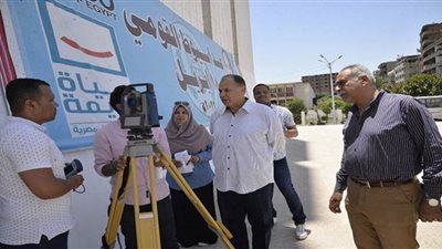 محافظ أسيوط يشهد التدريب الميداني للعاملين بمركز شبكات المرافق على أعمال الرفع المساحي