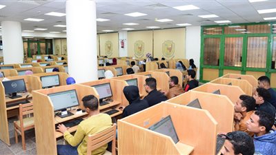 لأول مرة..527 طالب يؤدون امتحانات التمريض إلكترونياً بجامعة سوهاج