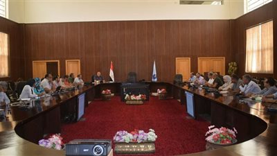 سكرتير عام البحر الأحمر يستعرض الموقف التنفيذي لمنظومة المتغيرات المكانية بالمحافظة