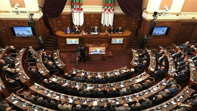 الجزائر: مشروع قانون الاستثمار الجديد يُحسن مناخ الأعمال