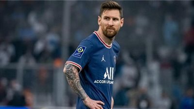 بعد تتويجه بالكرة الذهبية.. ميسي يسخر من ليفاندوفسكي