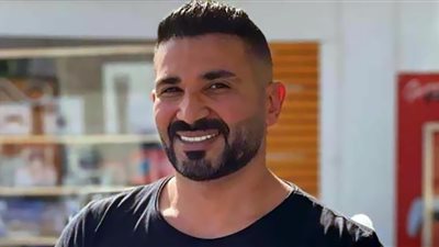 أحمد سعد يبرر لجمهوره سبب الوشم على ذراعه.. فيديو