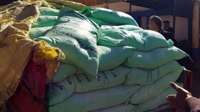 التحفظ على 81 شيكارة دقيق مدعم ببنى سويف