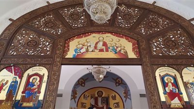 كهنة كنيسة العذراء بشبرا مصر يترأسون قداس الجمعة