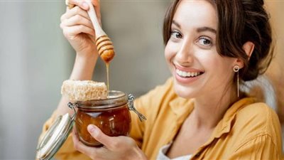 ما كمية العسل المسموح بأكلها يوميًا؟.. خبيرة تغذية تجيب