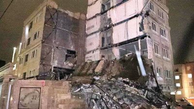 ارتفاع حصيلة انهيار مبنى في جنوب غرب إيران إلى 34 قتيلًا