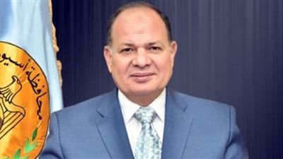 محافظ أسيوط: استمرار تنفيذ أعمال تبطين وتأهيل الترع والمجاري المائية