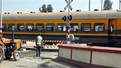 أثناء عبوره المزلقان.. مصرع مسن أسفل عجلات قطار بسوهاج