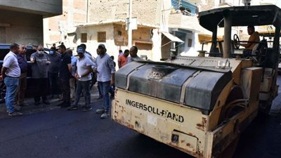 محافظ أسيوط يتفقد استكمال أعمال رصف شارع الكراكون وغرب البلد الرئيسي ويشدد على مراعاة معايير الجودة