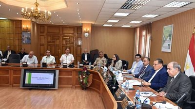 محافظ الشرقية يشدد على تكثيف الحملات المفاجئة علي الأسواق والمحال التجارية