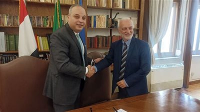 تامر عبدالمنعم والمستشار الثقافي الإيطالي يوقعان بروتوكول تعاون جديدًا