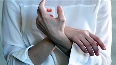 علامة في اليد تدل على ارتفاع نسبة الكوليسترول