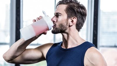 كارثة.. تناول المكملات الغذائية يسبب سرطان الرئة في هذه الحالة