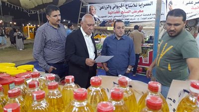 رئيس تجارية الإسماعيلية يتفقد معرض السلع والمواد الغذائية بحديقة الشيخ زايد