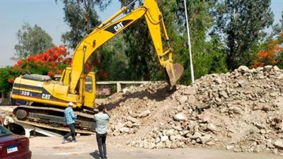 لليوم الرابع على التوالي.. محافظ القاهرة يتابع رفع التراكمات من الاتوستراد