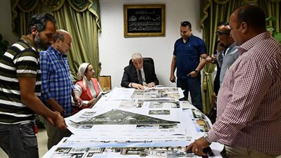 محافظ جنوب سيناء يناقش استعدادات الشركات المنفذة للمشروعات بشرم الشيخ